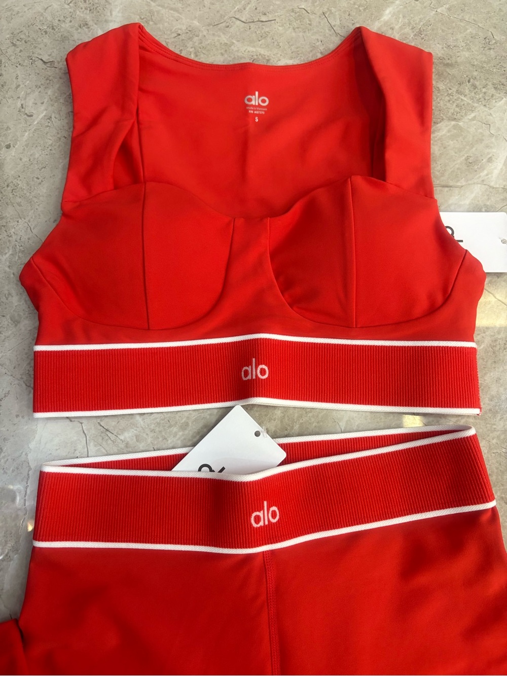 ALO Yoga Women's Red Leggings & Sports Bra Set - Picture 2 of 5